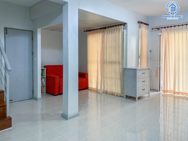 *****ทาวน์เฮ้าส์มือสองย่านนนทบุรี ทำเลโซนเมือง ม.ศุภาลัยวิลล์ ติวานนท์-รัตนาธิเบศร์  บ้านพร้อมอยู่ ฟังก์ชัน 3 ห้องนอน 2 ห้องน้ำ 1 ที่จอดรถ บนทำเลดีที่สุด! เชื่อมต่อหลายเส้นทาง ใกล้รถไฟฟ้าสายสีม่วง "สถานีศูนย์ราชการนนทบุรี" และทางด่วน "งามวงศ์วาน"